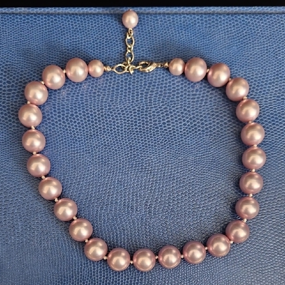Elegant Pastel Lilac Pearl Necklace